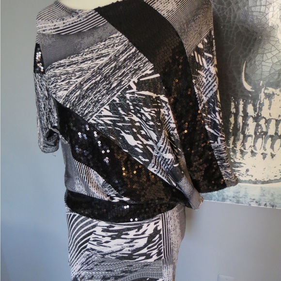 Off the Shoulder Minidress - Picture 3 of 6